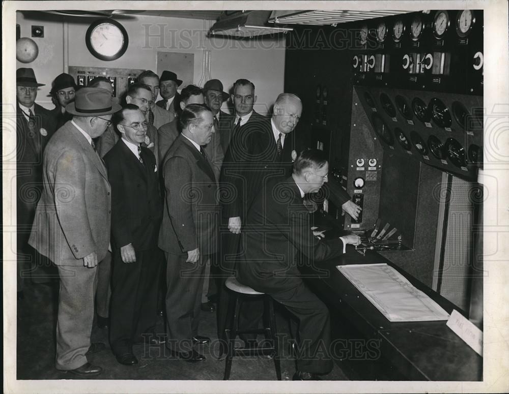1942 Press Photo Mayor John Berry, Clifford Gildersleeve, Walter Beam Dr Lewis - Historic Images