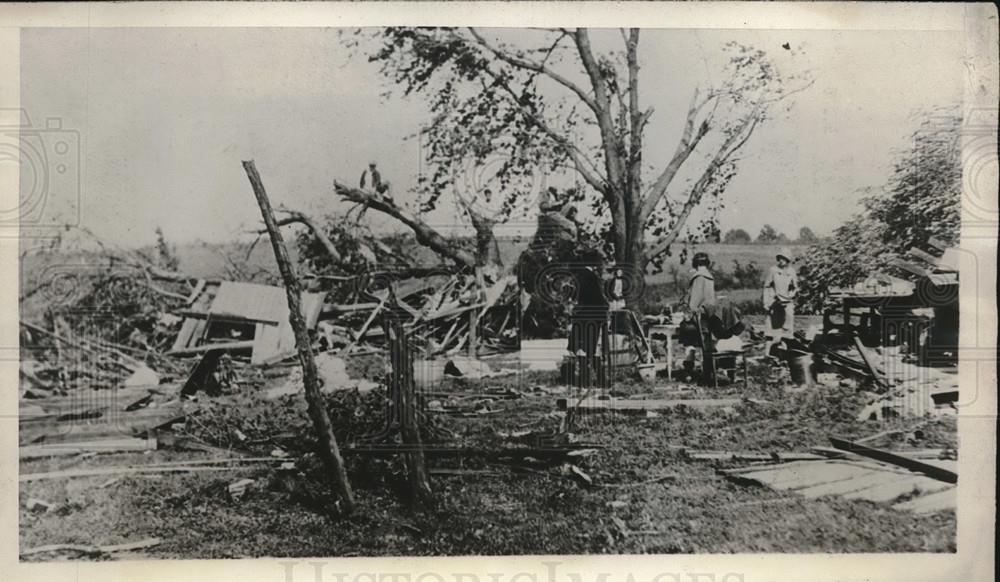 1930 Press Photo Richard Garrett Home Known as Cotton Place Wrecked by Tornado - Historic Images