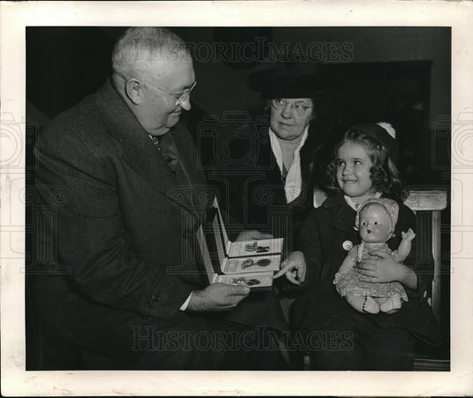 1944 Press Photo Geraldine Dickson Holds Doll During Ceremony - neb72473 - Historic Images