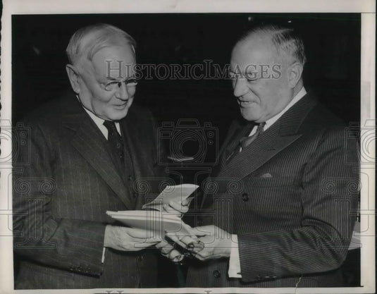 1940 Press Photo Dr OMW Sprague Director Of Massachusetts Investor Trust - Historic Images