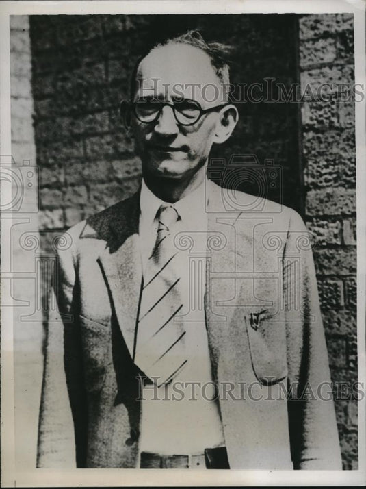 1934 Press Photo VE Jakl Weather Bureau Kansas City Missouri - neb78912 - Historic Images