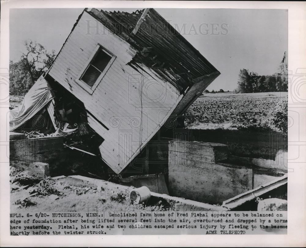 1951 Press Photo Remains of house in Hutchinson Minnesota after a tornado - Historic Images