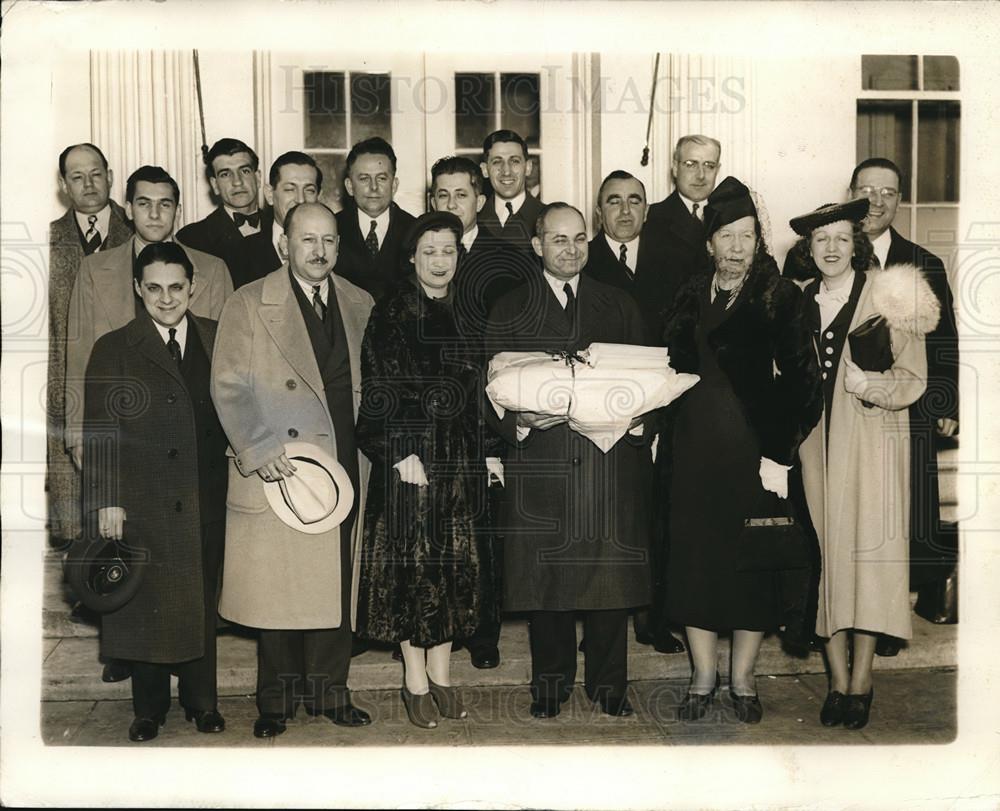 1938 Press Photo Group Headed by Charles Maliotis of Boston with Petition - Historic Images