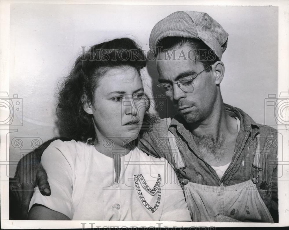 1947 Press Photo Waukegan Illinois Albert Gaylor Daughter Killed By Criminal - Historic Images