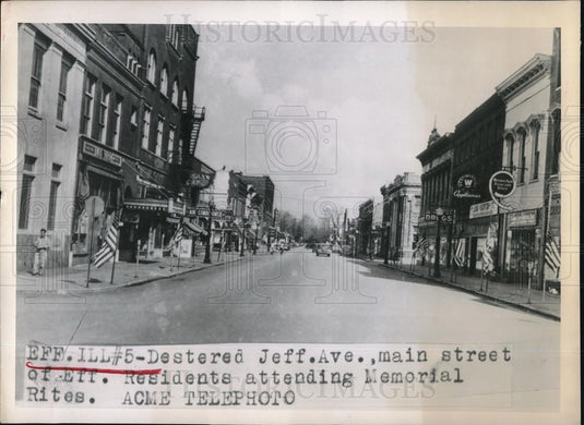 1949 Press Photo Destered Jeff Ave & Main Street Residents Attending Memorial - Historic Images