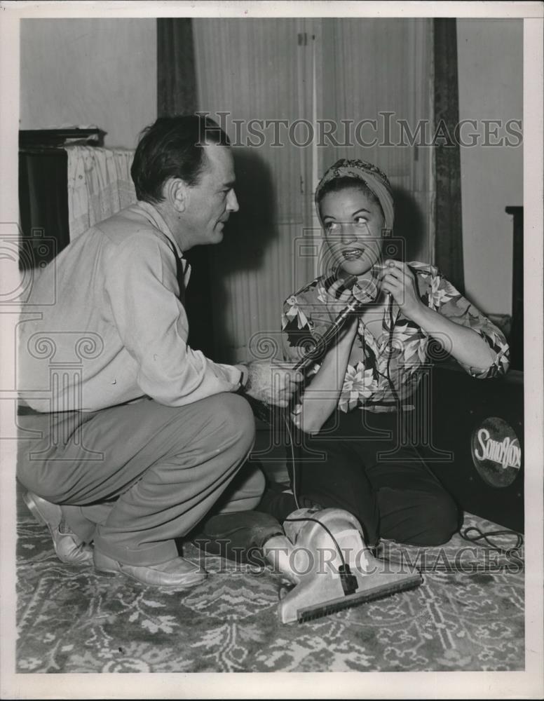 1940 Press Photo Gilbert Wright Mami Clark - Historic Images