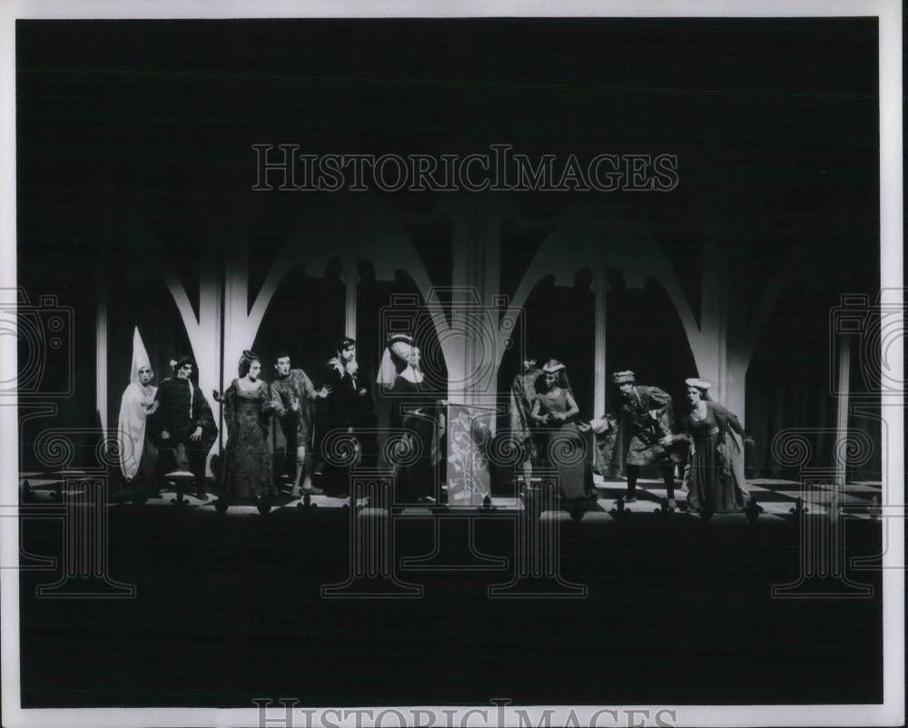 1967 Press Photo Kent State University Production of &quot;Once Upon A Mattress&quot; - Historic Images