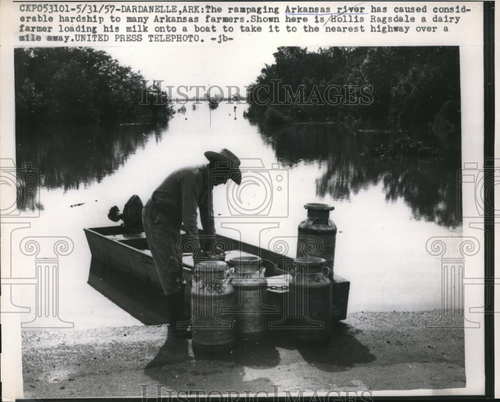 1957 Press Photo Dardanelle Arkansas River Hollis Ragdale Dairy Farmer - Historic Images