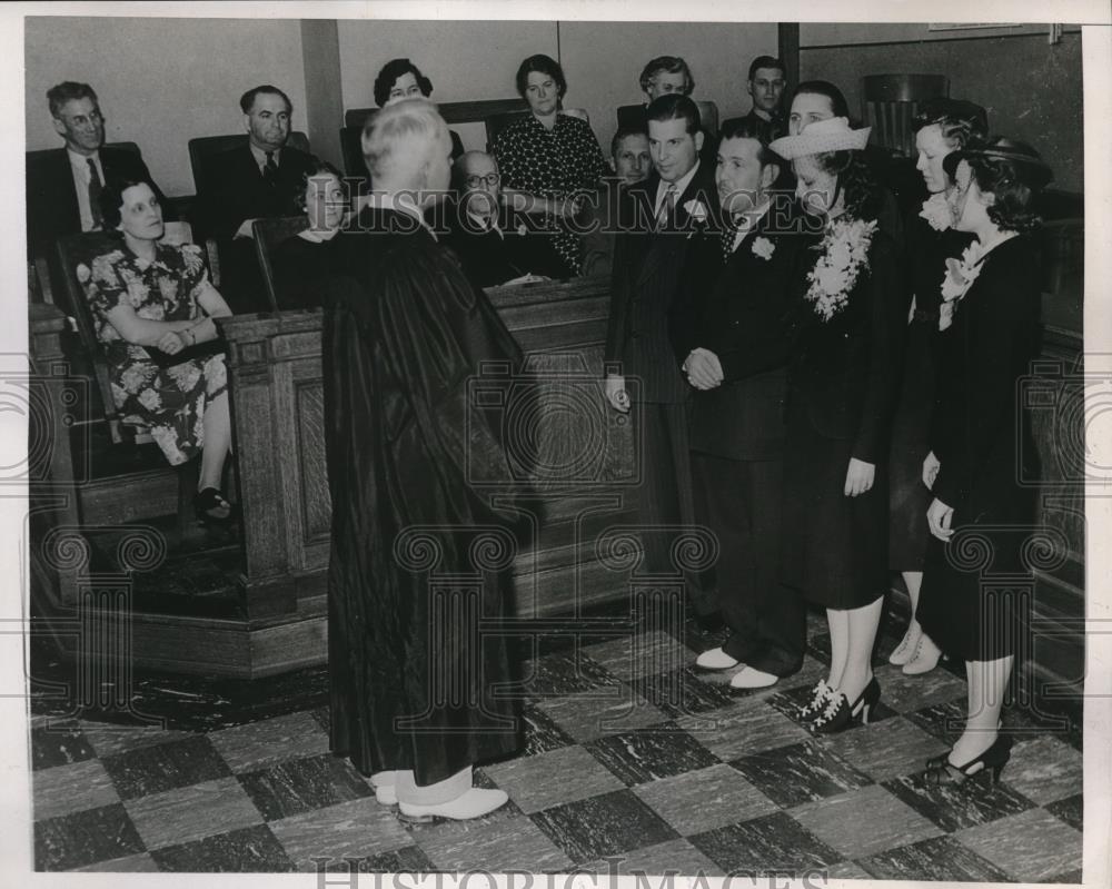 1938 Press Photo Seattle, Wash. Judge M Douglas weds B Minsky &amp; b Gratias - Historic Images