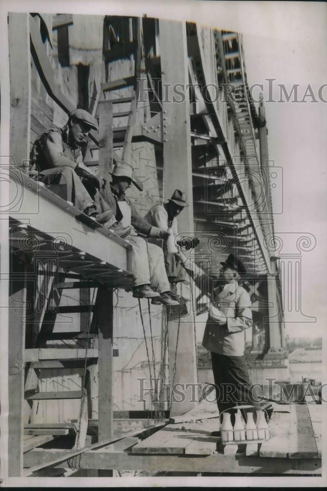 1939 Press Photo Tri-Boro Bridge New York Under Construction Milkman Delivers - Historic Images