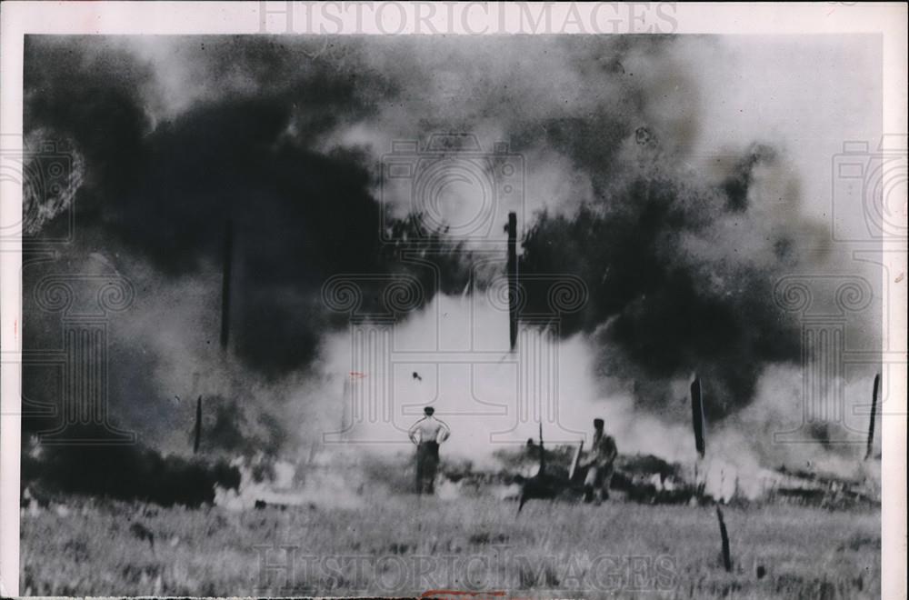 1953 Press Photo Explosion Tore Through Thomas Construction Company Dallas - Historic Images