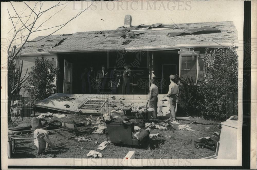 1957 Press Photo Explosion Sends Hiram Arrowood to Hospital With Burns - Historic Images