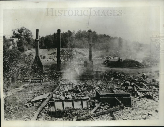 1934 Press Photo Blaze Ruins Eldred, New York's Shopping Center - Historic Images