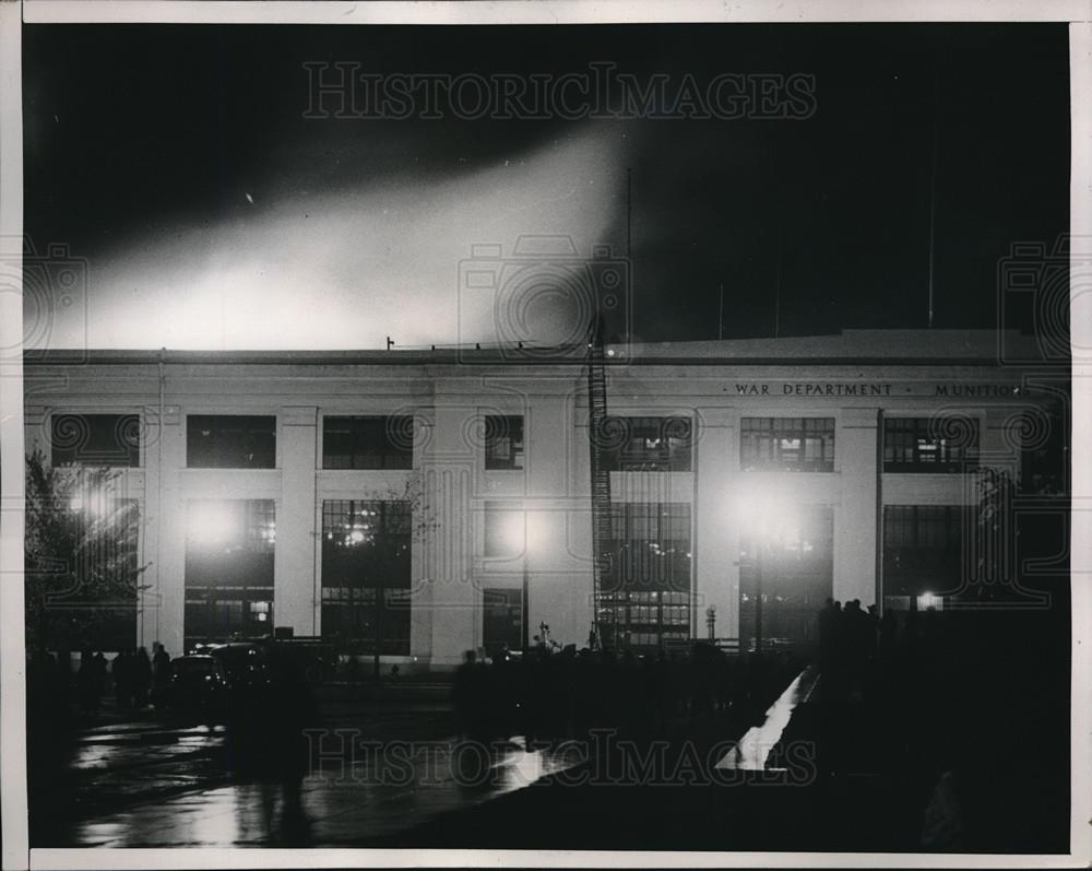 1940 Press Photo US War dept building Fire destroyed secret army code data - Historic Images