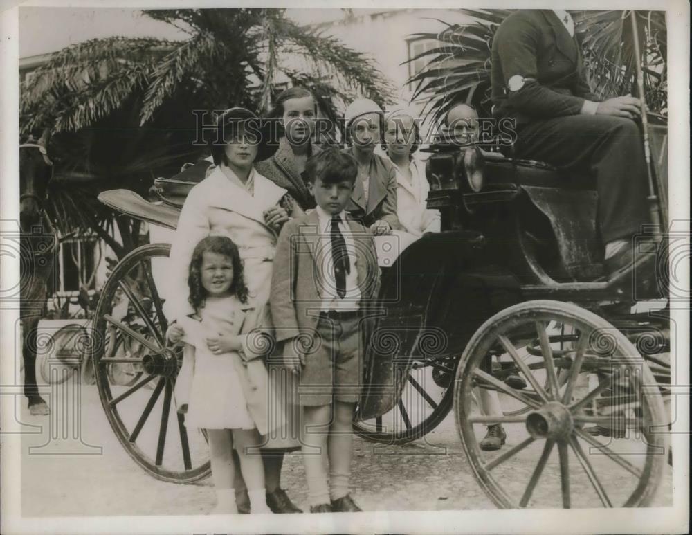 1932 Press Photo Mr &amp; Mrs John Taylor &amp; Children Vacationing in Bermuda - Historic Images