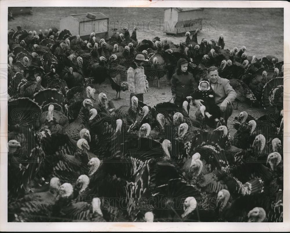 1955 Press Photo Group Surrounded By TurkeysAn J &amp; L Turkey Farm - neb71400 - Historic Images