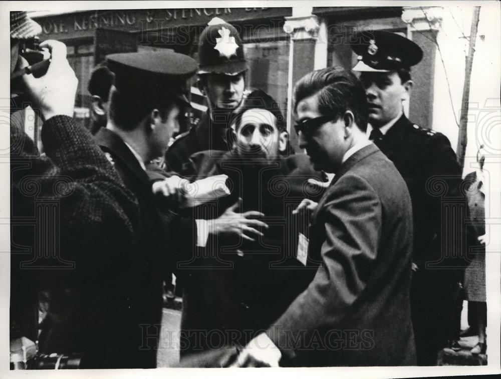 1969 Press Photo N.Y Chishti detained by police at lunchon by Indian Journalists - Historic Images