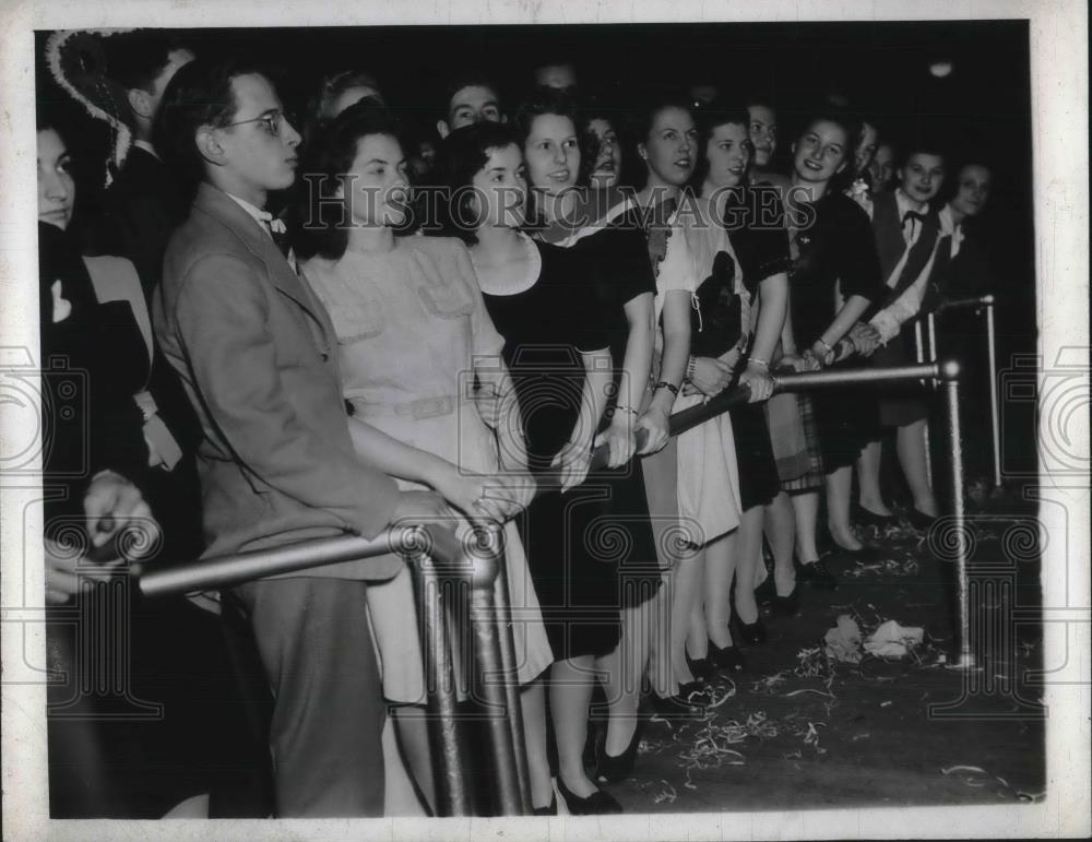 1944 Press Photo Jamboree Dance held at Cleveland&#39;s Public Hall - neb90807 - Historic Images