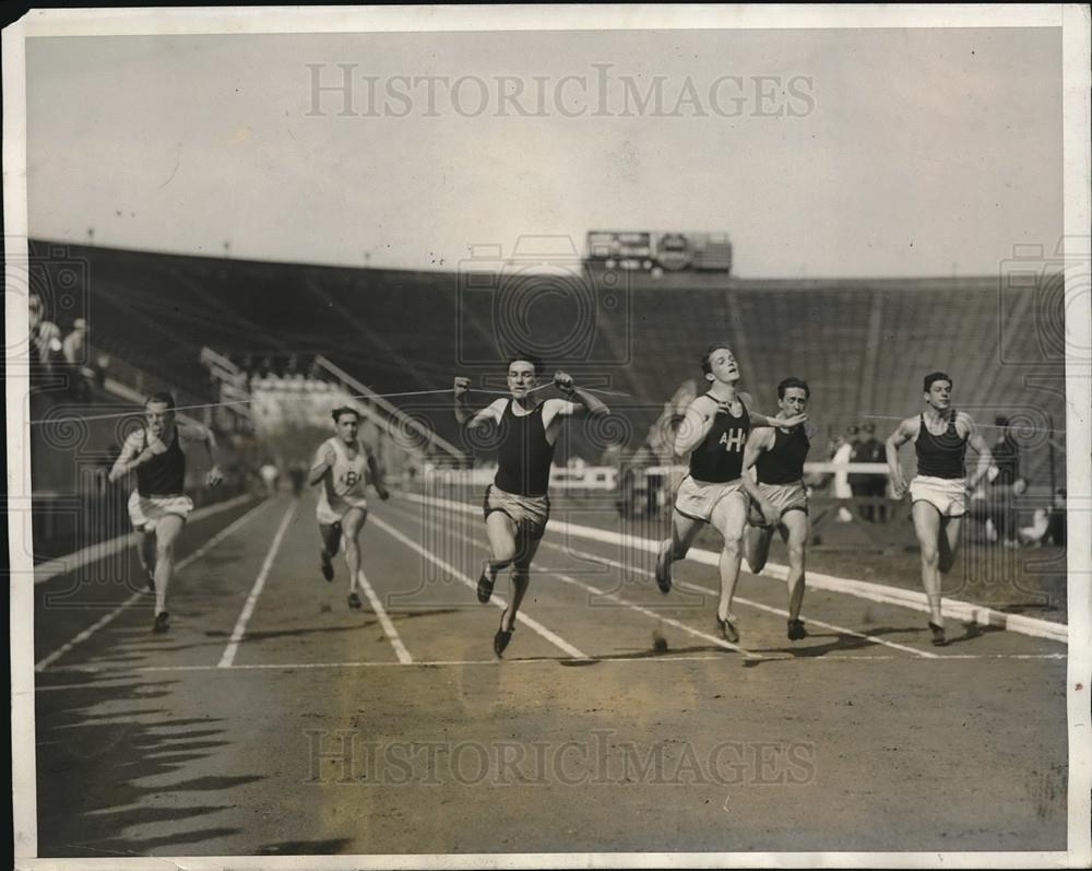 1931 Press Photo NE Univ. McCusker wins 100 yd dash vs Forbes in Boston - Historic Images