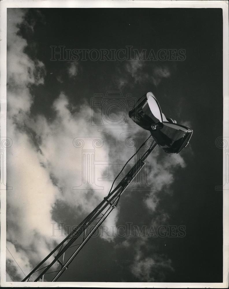 1940 Press Photo View of lighting unit set up on Pennsylvania highway - Historic Images