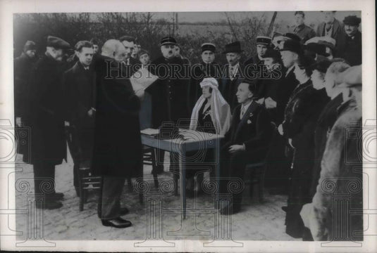 1940 Press Photo Strangest Marriage Ceremonies Paulina Jarzyznca Jerome Ballen - Historic Images