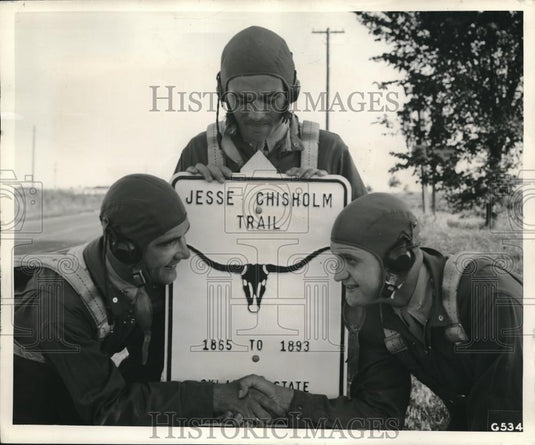 1942 Press Photo Army flying school cadets B Suhm,PE Fish,JB Westmoreland - Historic Images