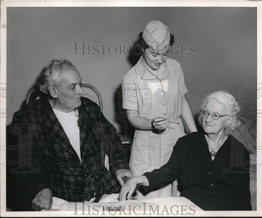 1954 Press Photo Cleveland, Ohio Julius & Anna Spies & RN Mary Manley - Historic Images
