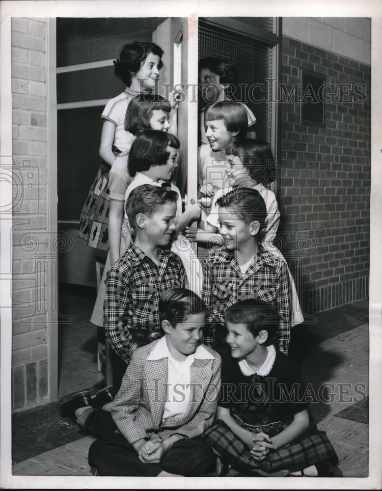 1955 Press Photo Beth and Sue Kelley Patricia and Carolyn Monty Stephianie - Historic Images