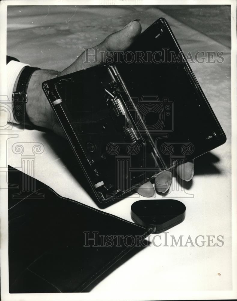 1968 Press Photo Camera Disguised as Cigarette Case Showing in London - Historic Images