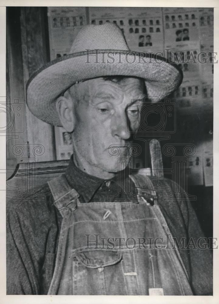 1941 Press Photo John Wilson left injured wife on highway - Historic Images