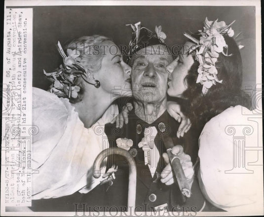 1947 Press Photo Legionnaire John Newcombe with Dorothy Dotts & Deirdere Shaw - Historic Images