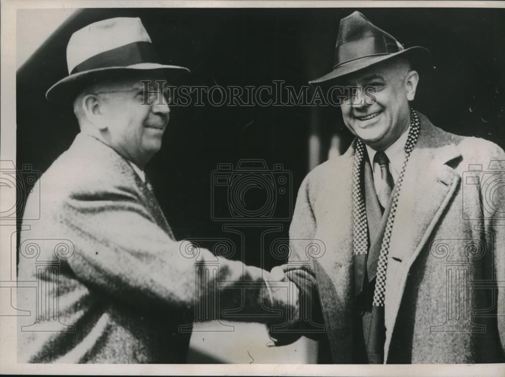 1937 Press Photo Clarence Dykstra Greeted Dean George Sellery of Univ. Wisconsin - Historic Images