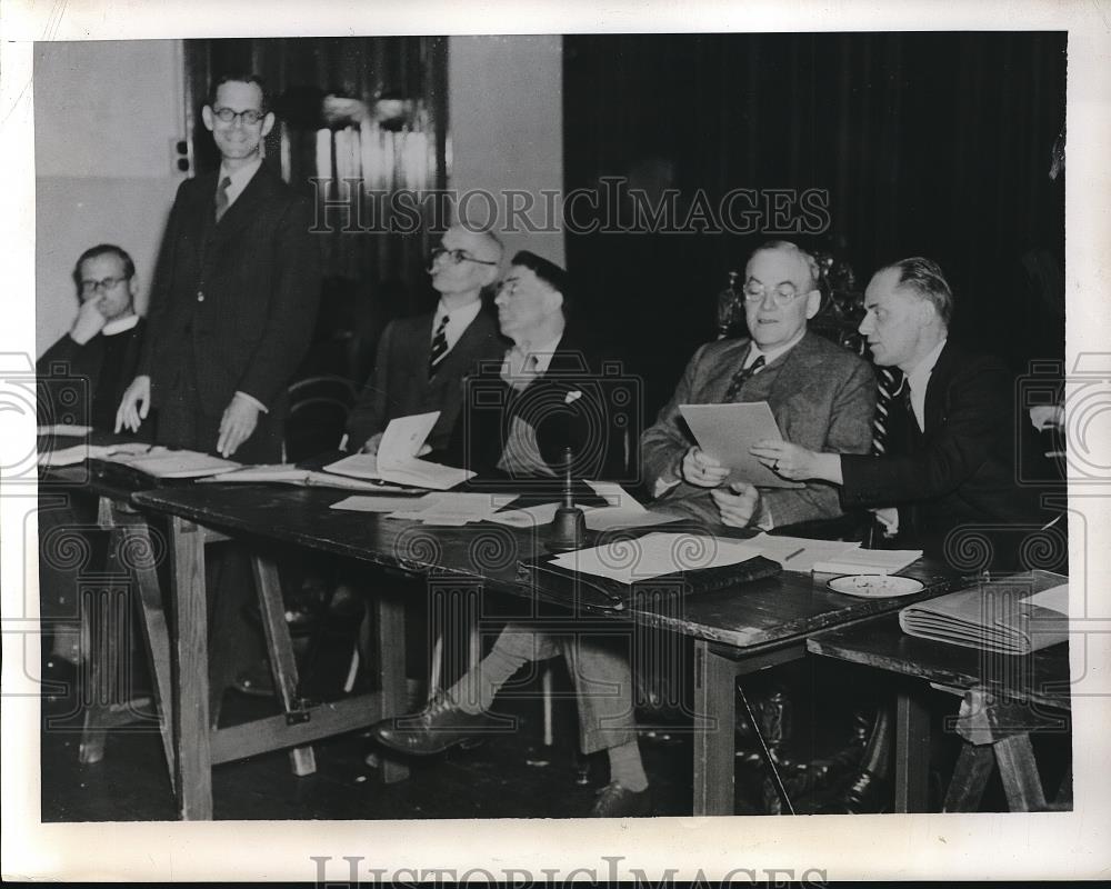 Conference of Church Leaders, Dr. Hooft, J. Dulles, Dr. Kirk 1946