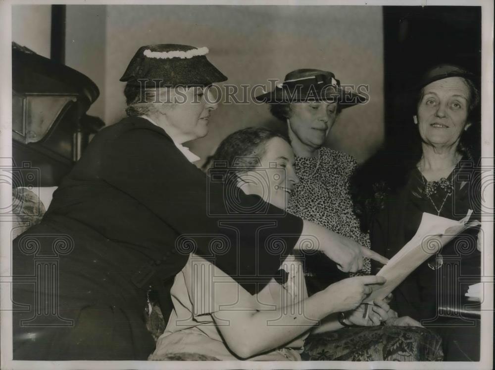 1936 Press Photo Women Democrats Consult Programs Mrs Nanny Wood Honeyman - Historic Images