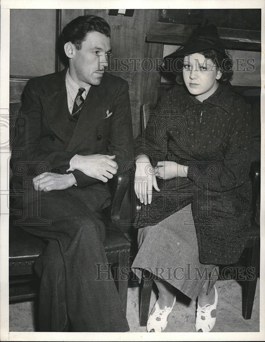 1939 Press Photo Mr & Mrs Williard Davis plead innocent to fraud charges - Historic Images