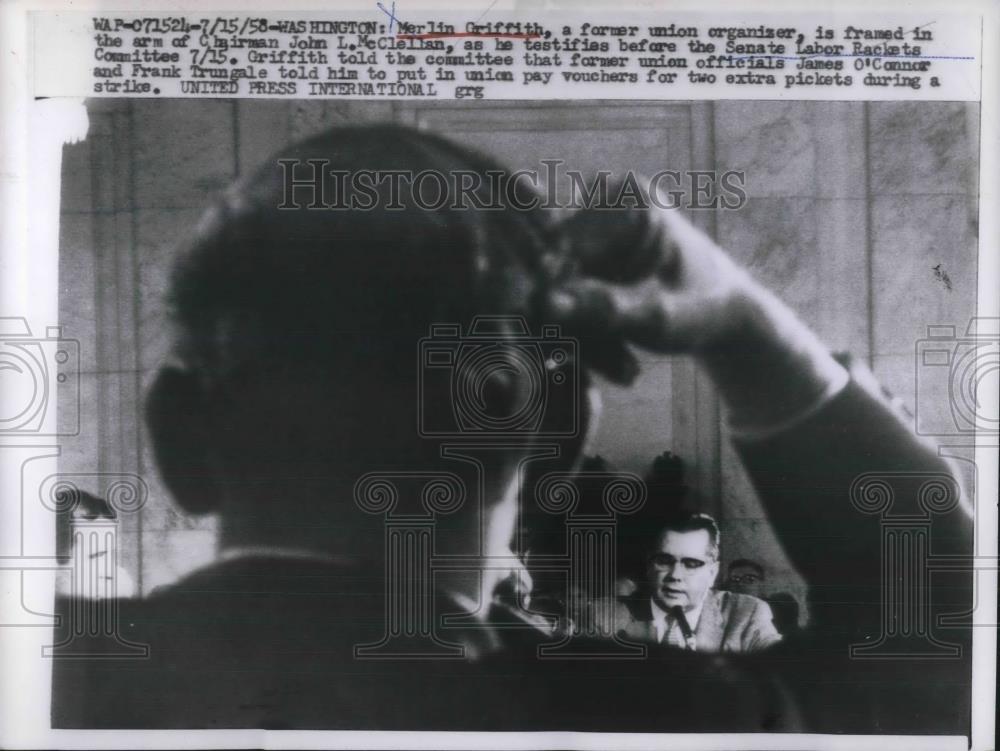 1958 Press Photo Merlin Griffith Former Union Organizer Before Senate Labor Raci - Historic Images
