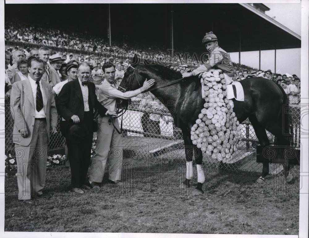 1955 Press Photo Jockey Johnny Adams on Platan Wins Arlington Handicap, Illinois - Historic Images