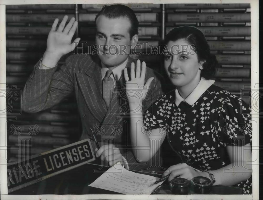 1937 Press Photo LA,Calif. Natalie Cantor &amp; Joe Louis Metz get marriage license - Historic Images