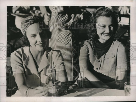 1938 Press Photo Mrs John Philipp & Alice Hallock at Tennis Match Nassau Bahamas - Historic Images
