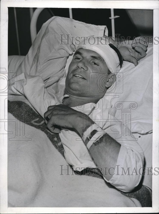 1944 Press Photo Ventura, Cal. Coast Guardsman Ken Sneathen in hospital - Historic Images