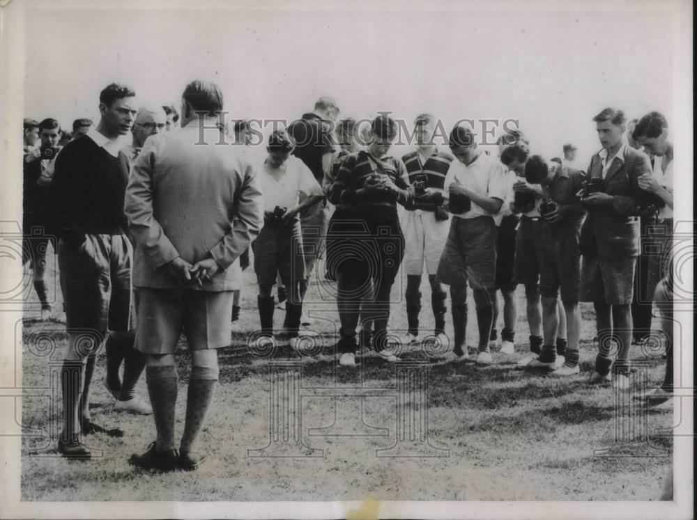 1937 Press Photo Southill, Sussex, England King George on visit to boys camp - Historic Images