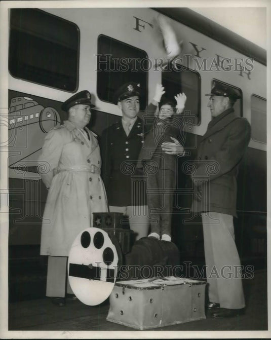 1942 Press Photo Army Signal Corps Patsy Ekelly Daughter of Capt NJ Skelly - Historic Images