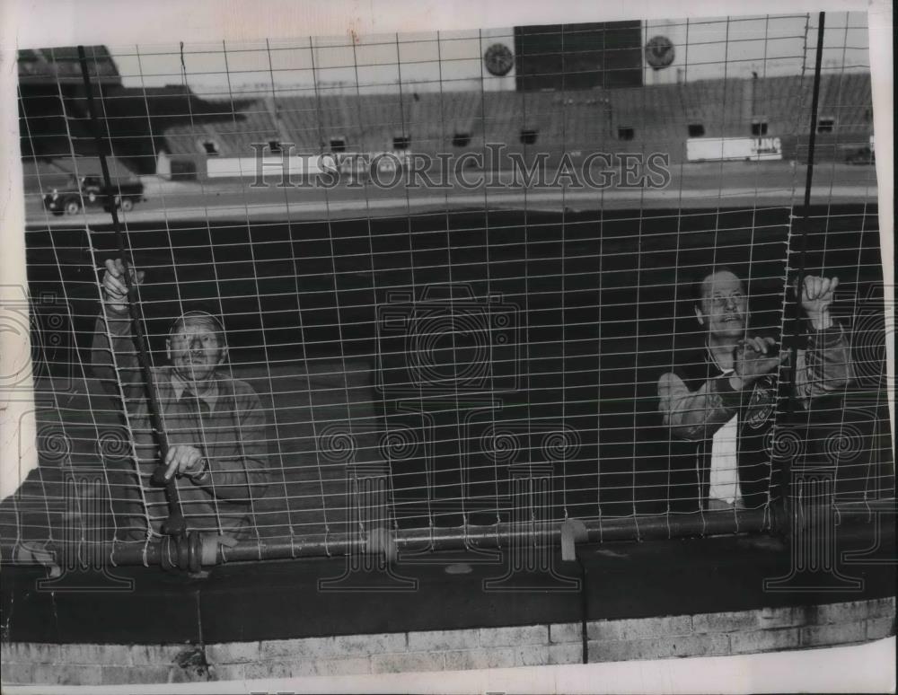 1952 Press Photo Cleveland Indians Stadium Employees Emile Marshall Bovard - Historic Images