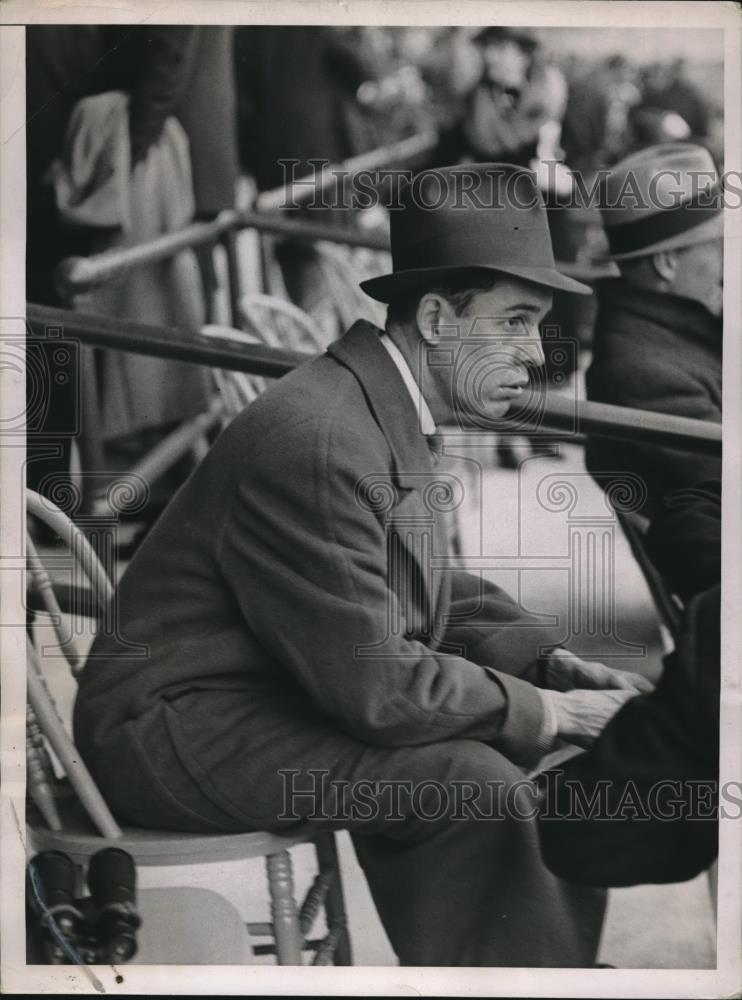 1937 Press Photo Alfred Gwynne Canderbilt at Jamaica Aqueduct races - Historic Images