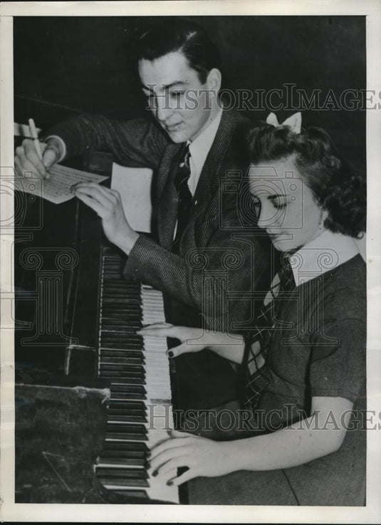 1941 Press Photo Dodothy Steeby & Warren Durrett Practice Piano - Historic Images
