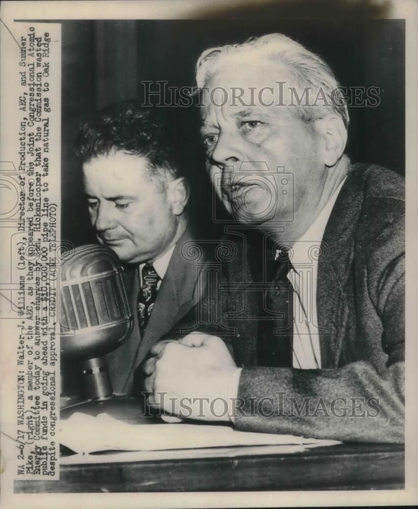 Press Photo Walter Williams and Sumner Pike of AEC testify at Oak Ridge hearing - Historic Images