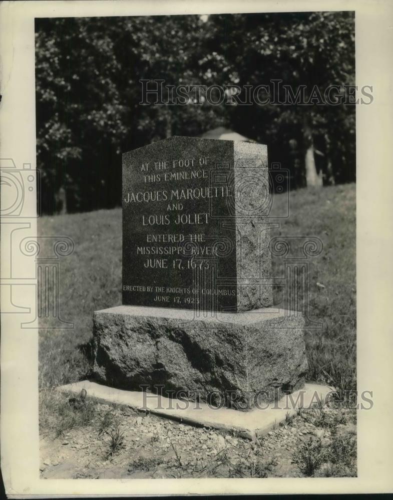 1937 Press Photo Nelson Dewey state park in Wis, Jacques Marquette memorial - Historic Images