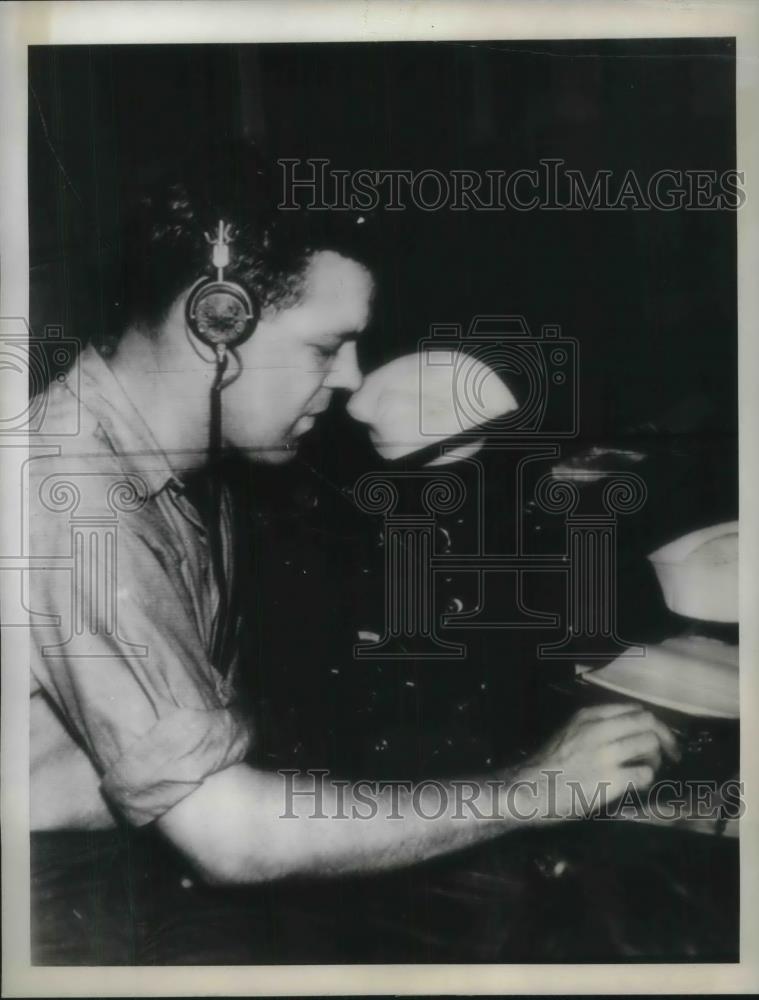 1938 Press Photo E.C. Mattson Naval Reserve Radio Operator - Historic Images