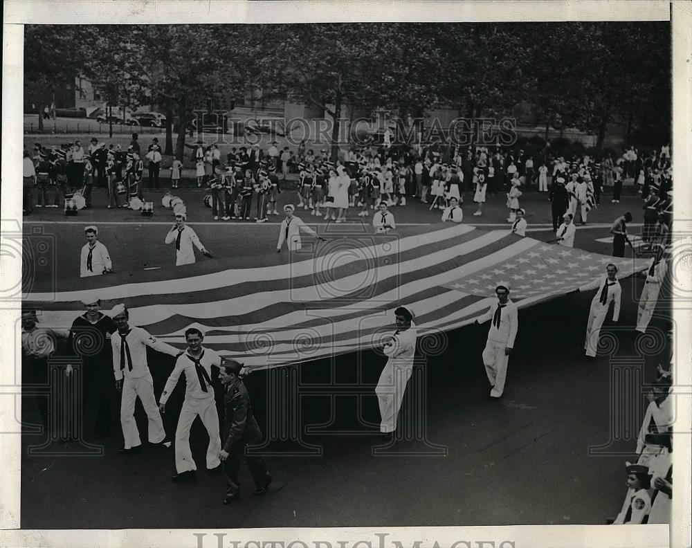 1945 Press Photo Philadelphia, Pa tribute to Cmdr J Barry of USN - nem02119 - Historic Images