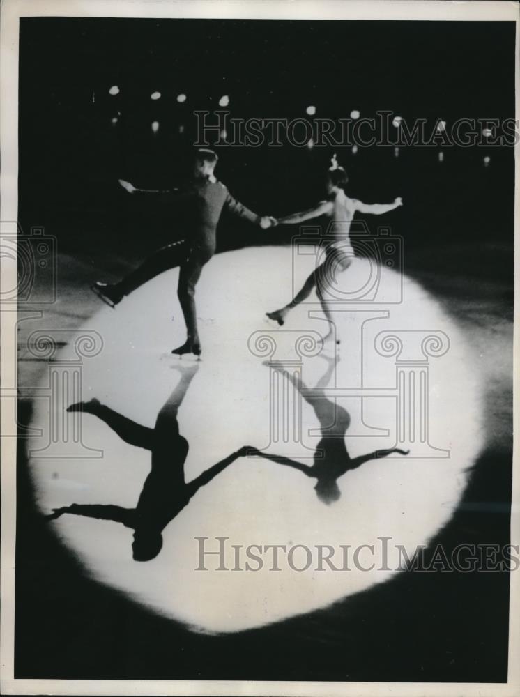 1961 Press Photo Nina and Stanislav Zhun perform in Soviet Ice Ballet - Historic Images